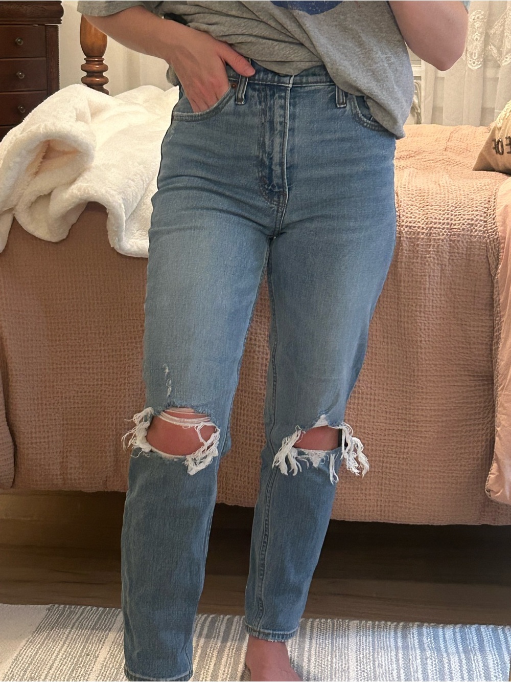 Abercrombie The Mom High Rise Jeans